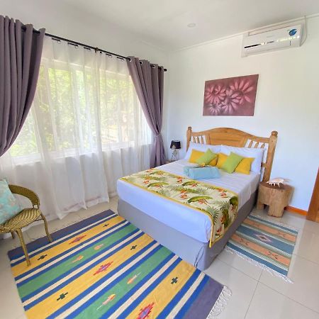 Dusk To Dawn Villa Victoria Exterior photo