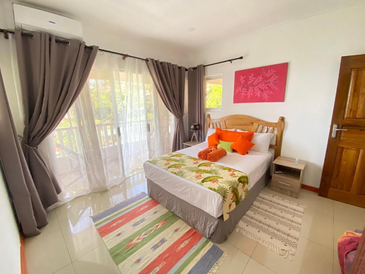Dusk To Dawn Villa Victoria Exterior photo